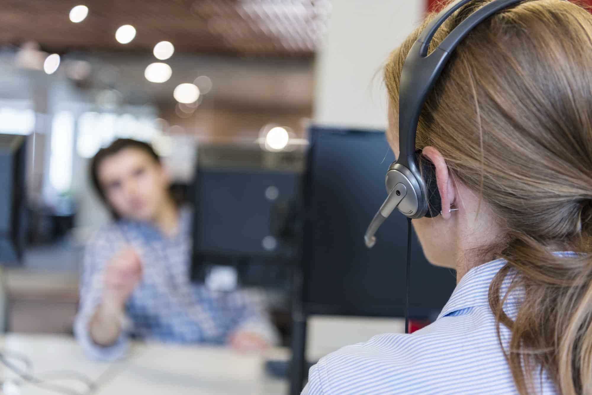 female support phone operator